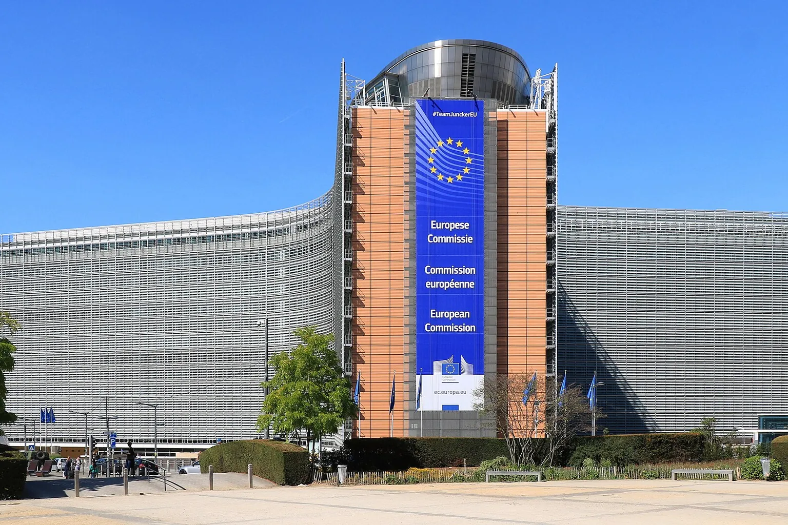 La UE interroga i laboratori di IA