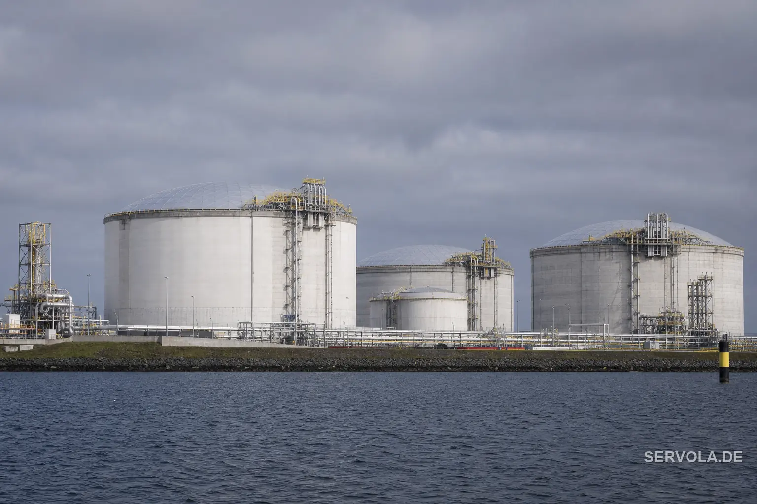 EU Gas Storage Trails Schedule Before Winter