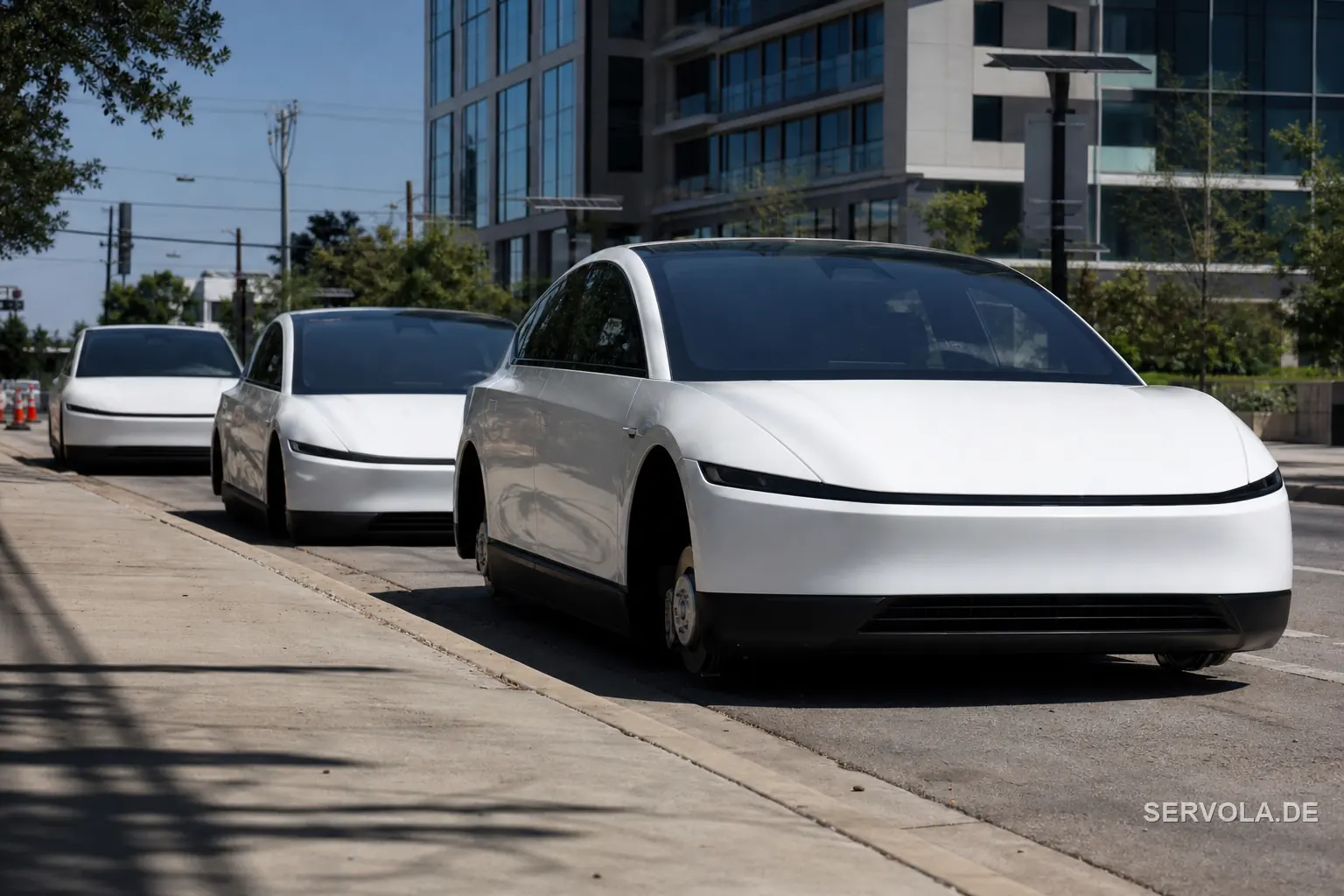 El Cybercab de Tesla Atrae una Investigación Federal el Primer Día
